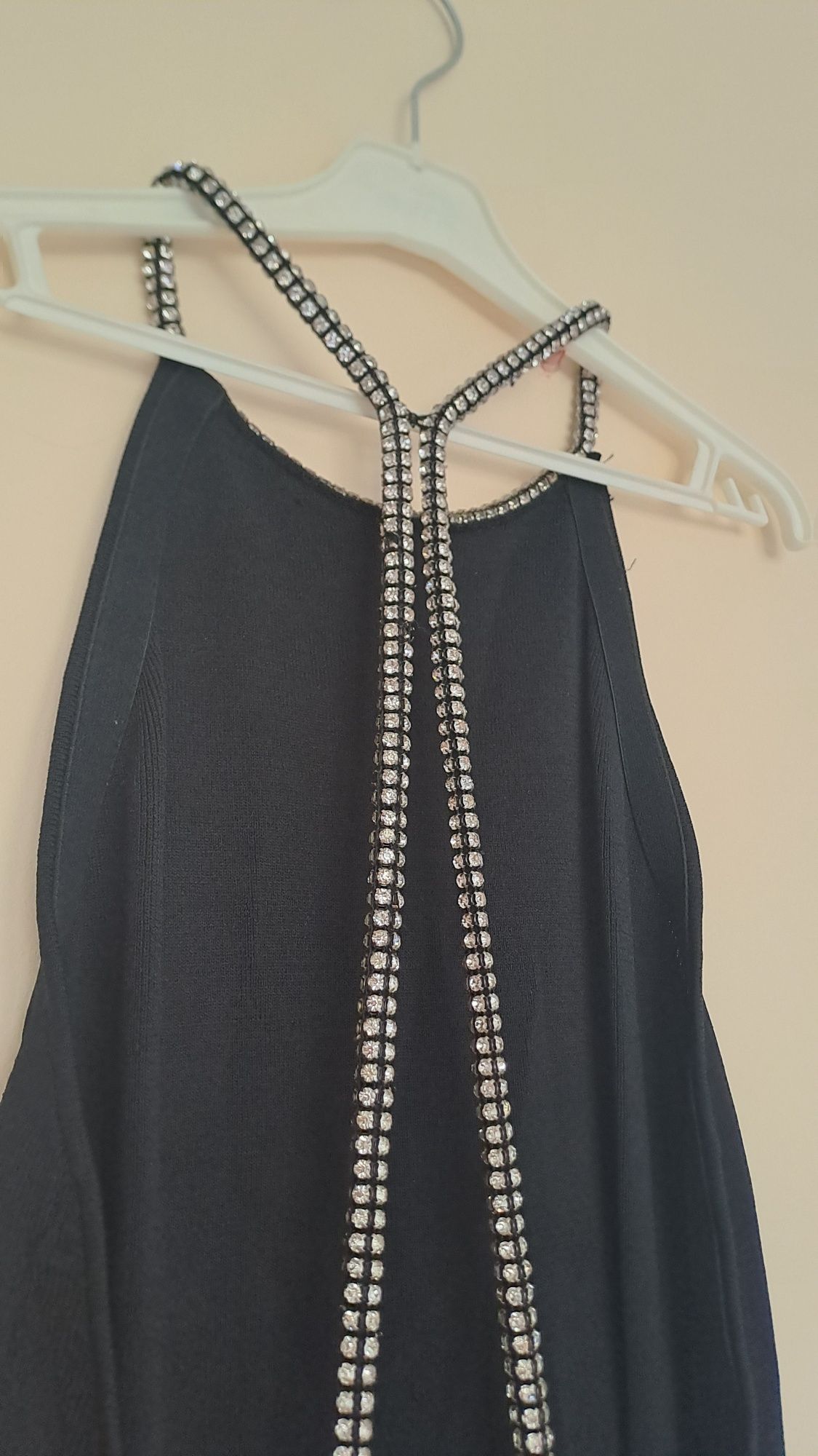 Sukienka Zara mini odkryte plecy kryształy 38
