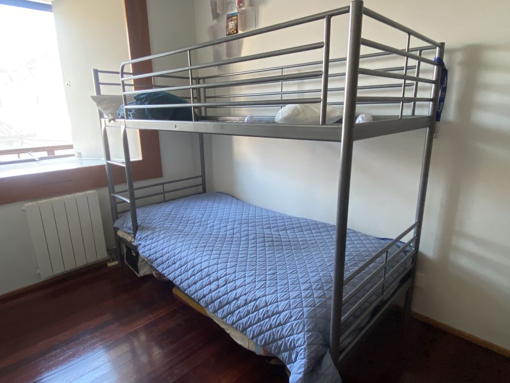 Beliche duas camas_Ikea_Svarta