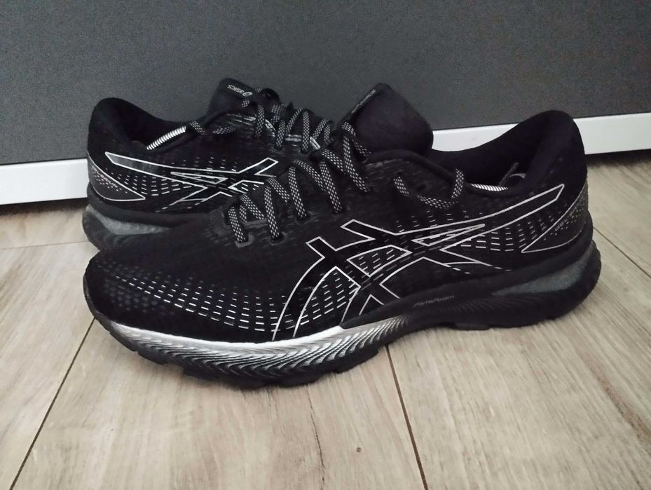 Asics Gel Saiun buty do biegania size 46,5