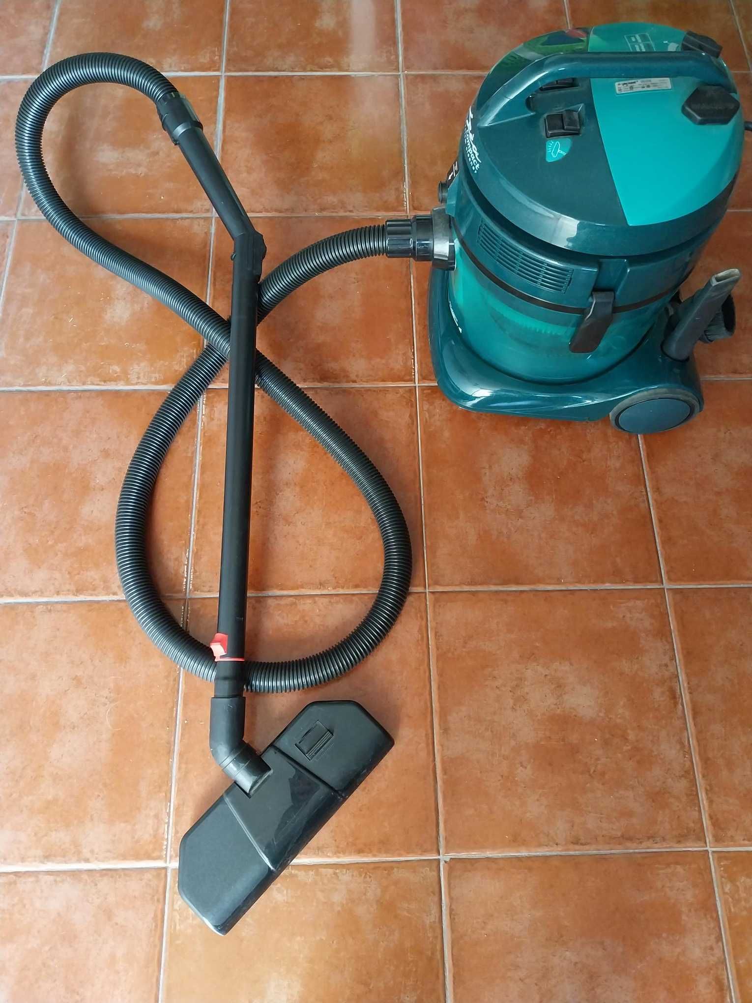 Máquina de limpeza multifunções