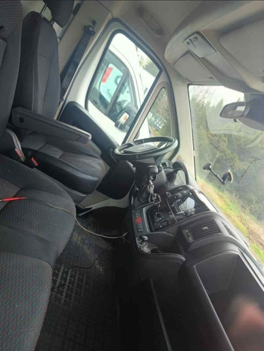 Wynajem busów dostawczych