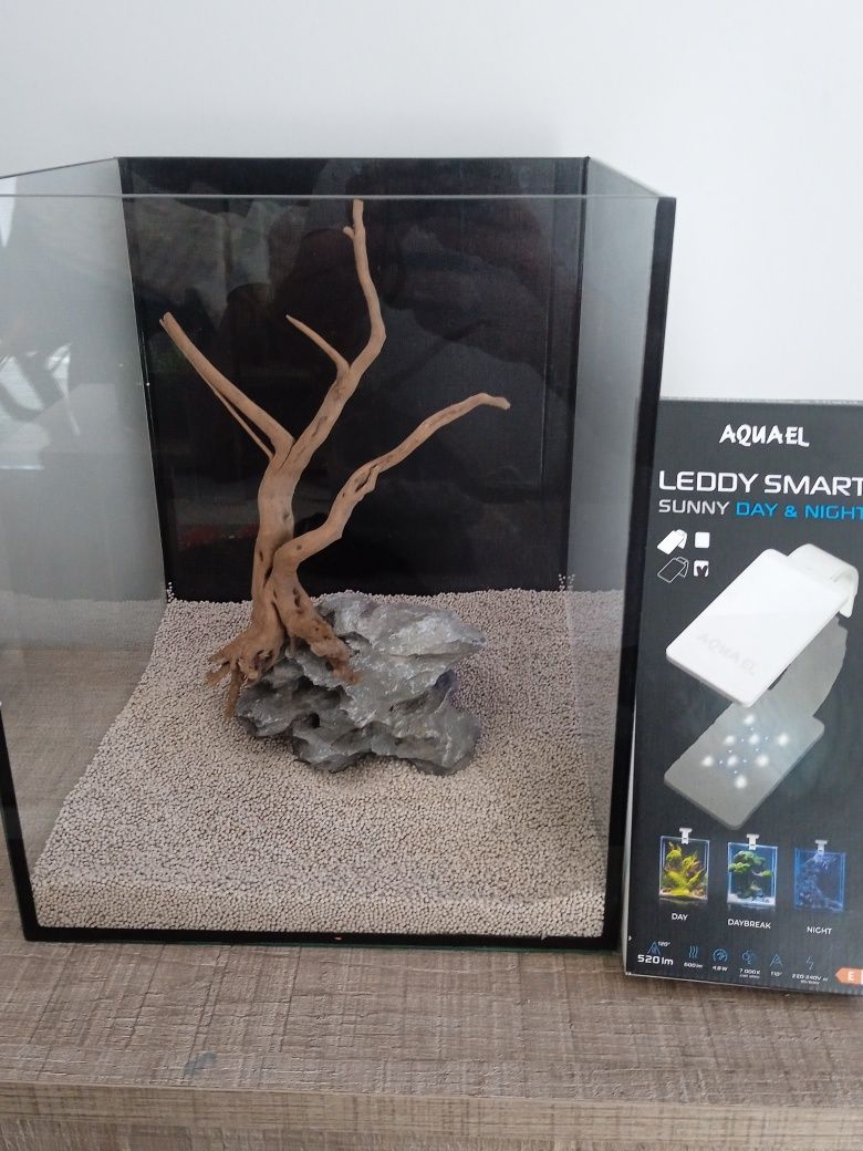 Aquário 25x25x30 18lt