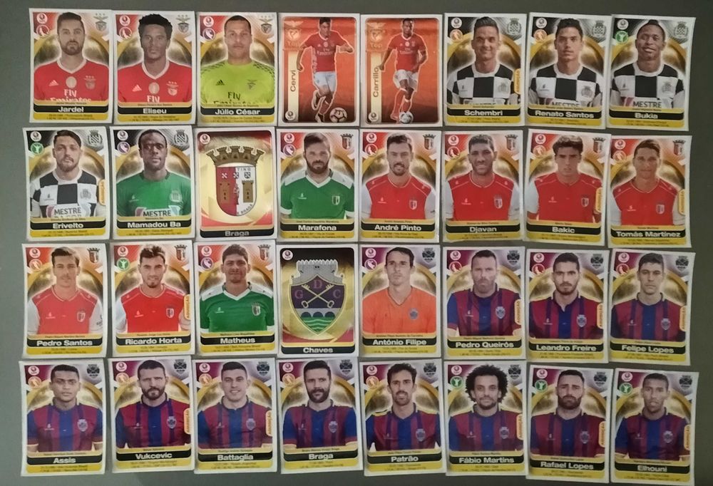 Lote de cromos recuperados "Futebol 2016-17" (lista na última foto)