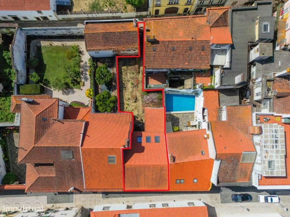 CENTRO HISTÓRICO DE TOMAR. Tudo à mão! 2 Lojas + Habitação com gran...