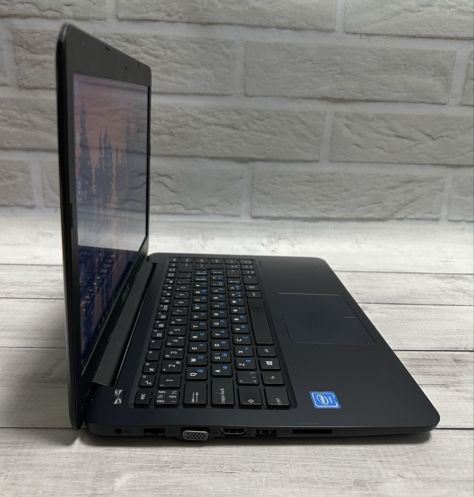 Ноутбук Asus EeeBook E402SA 14’’ FHD Celeron N3060 4GB ОЗУ/ 64GB eMMC