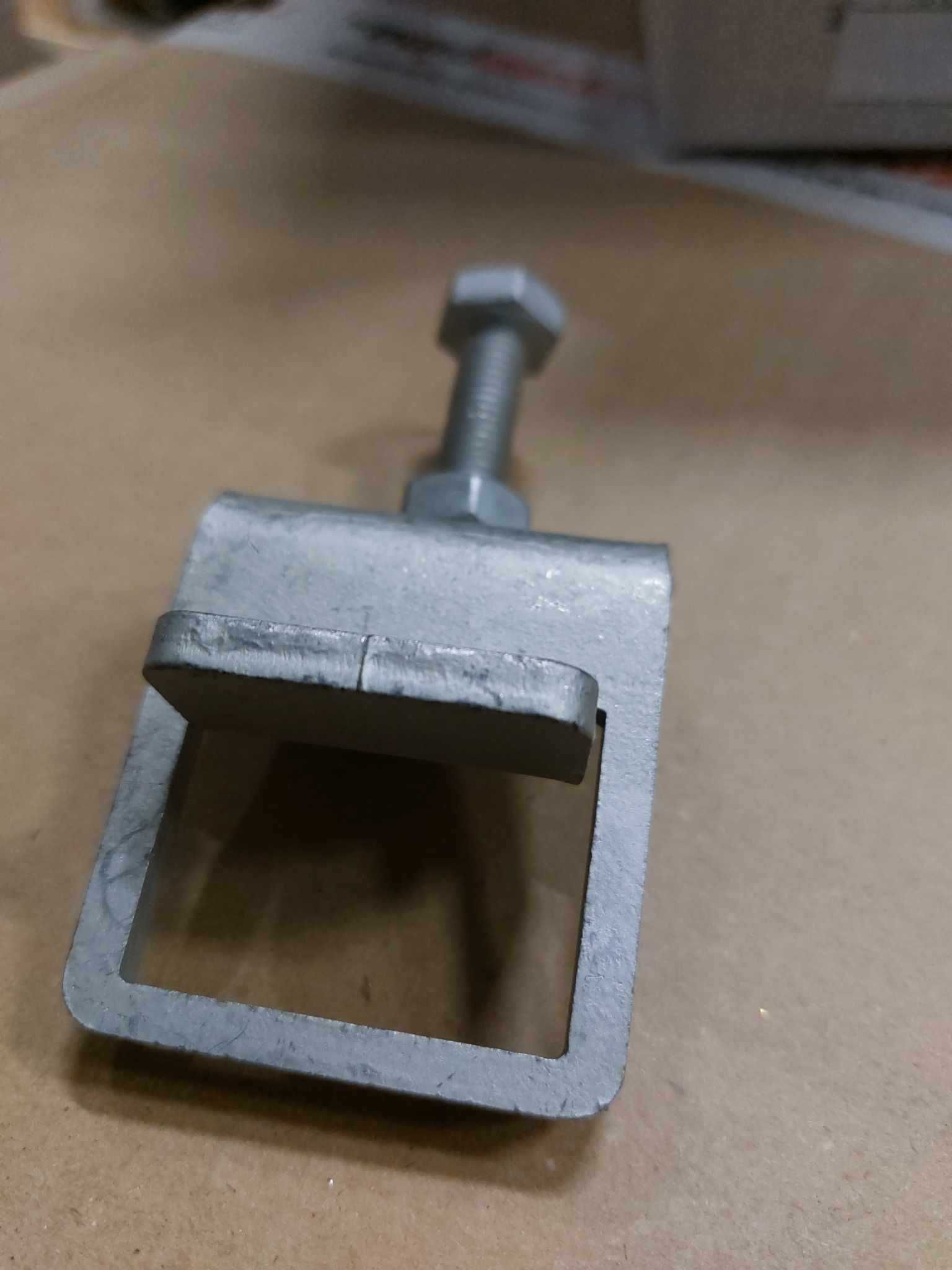Uchwyt ceownika UC22, grubość blachy 5,0mm 752401 BAKS
