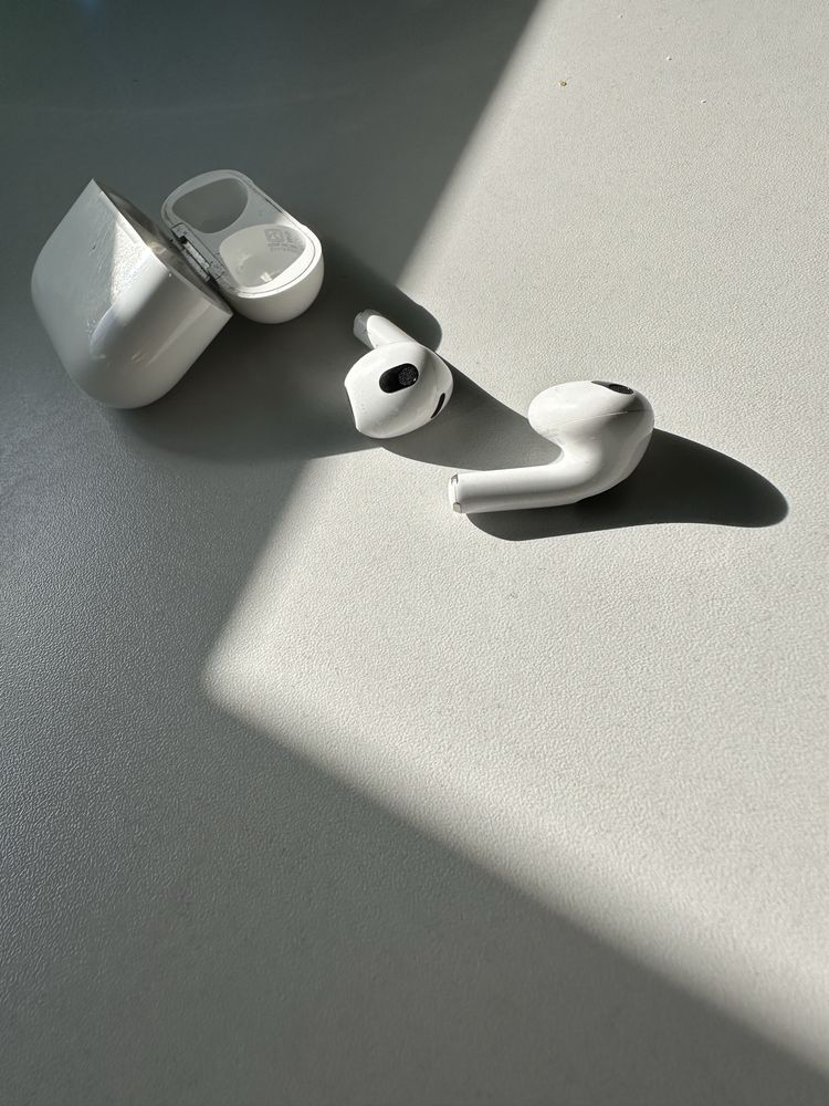 Air pods 3 w stanie jak Nowym