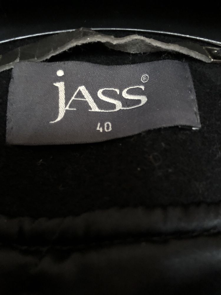 Czarny wełniany płaszcz z kapturem firmy Jass, rozm. 40