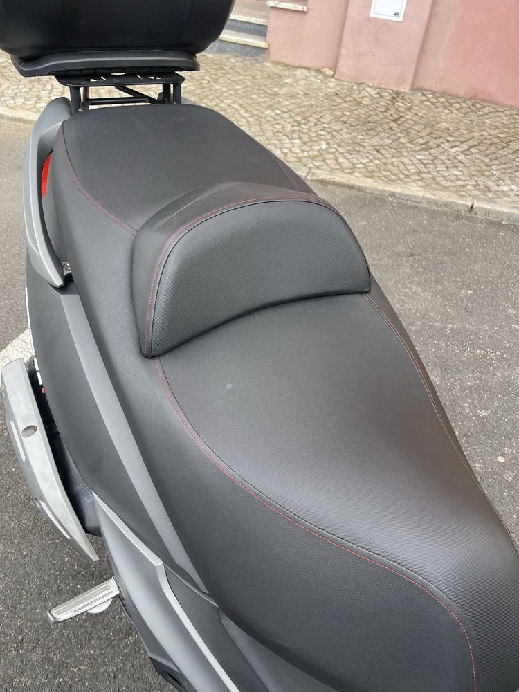 Sym 125 i gts  o motor parece um relogio ideal