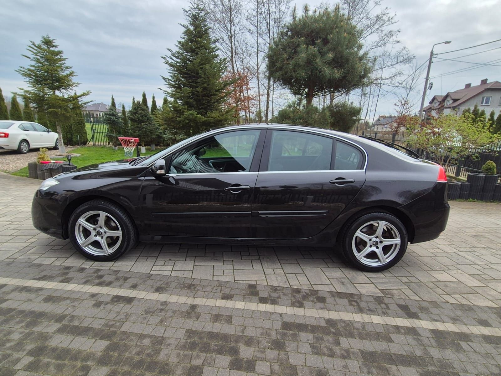 Renault Laguna 2011 · 178 121 km · 1 997 cm3