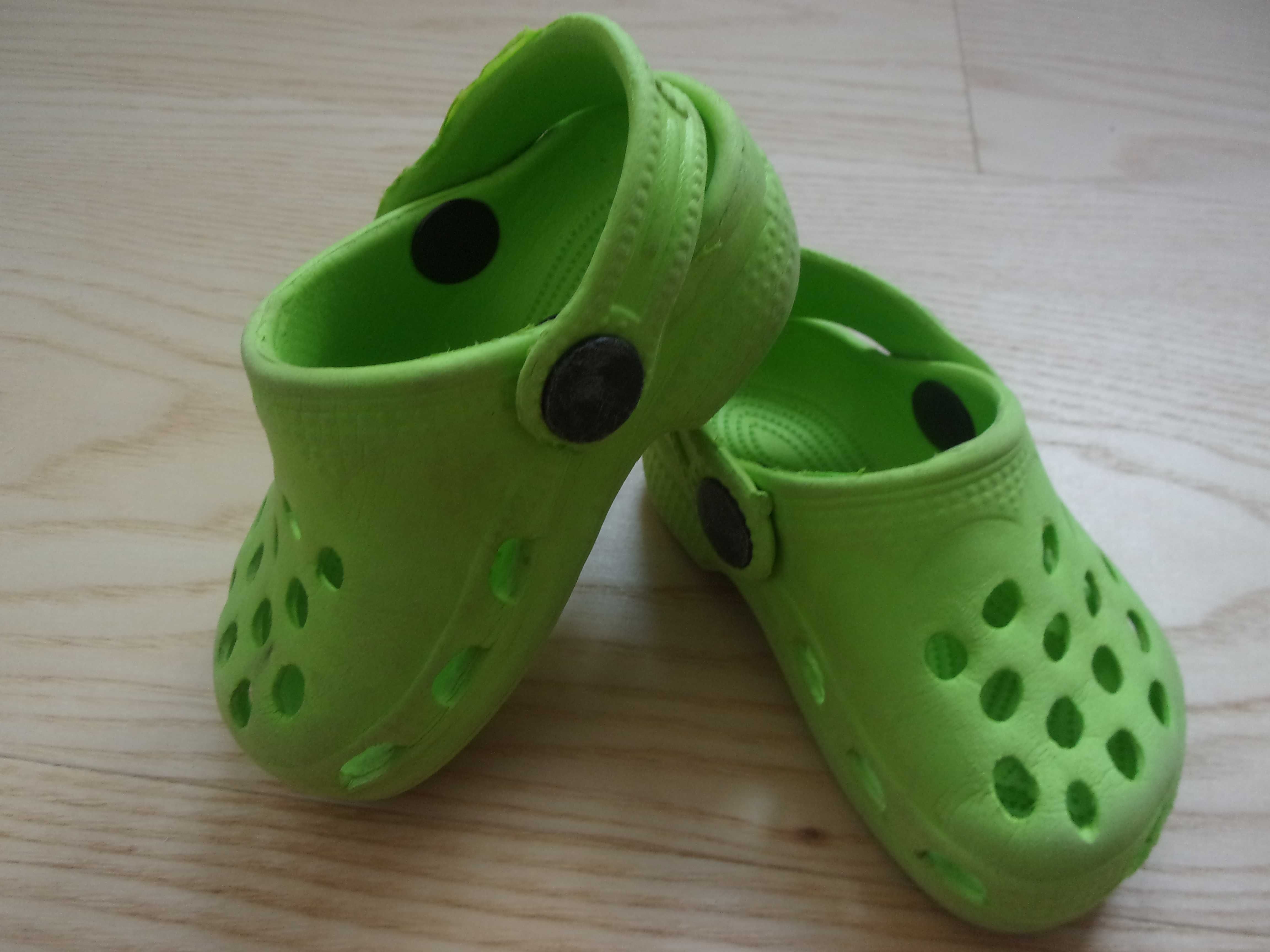 Klapki na lato typu Crocs, rozmiar 18
