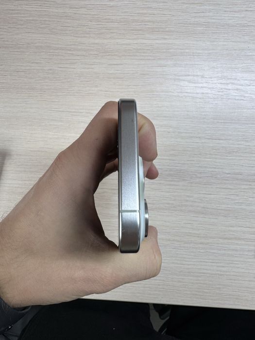 iPhone 15 Pro iCloud, на деталі