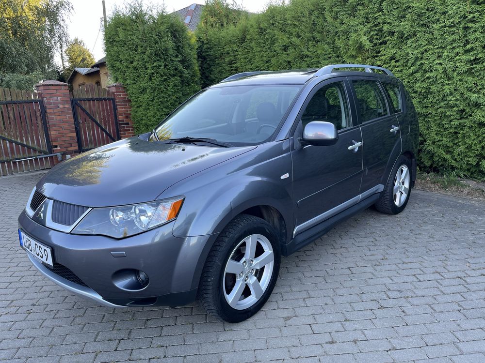 Mitsubishi Outlander XL  4X4 automat