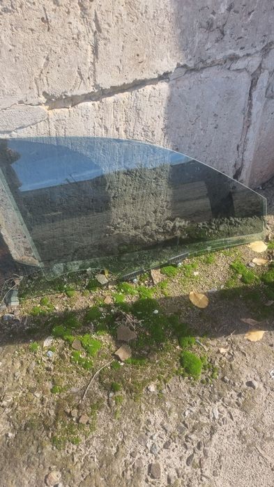 Стекло Хундай-Ионик-5