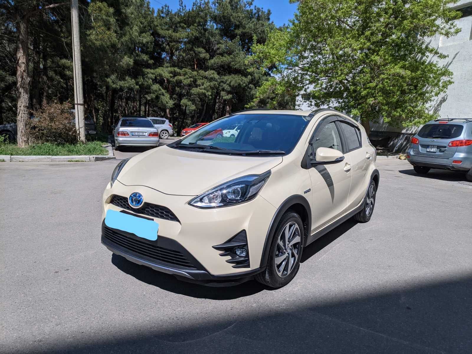 Продам TOYOTA PRIUS C/YARIS.AQUA CROSS URBAN 1.5гібрид 2018 рік 14900$