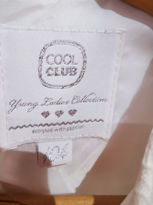 Biała piękna sukienka