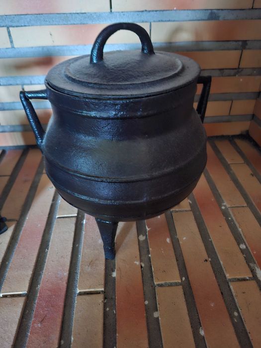 Panela em ferro decorativa