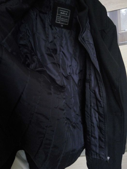 Чорне чоловіче пальто розмір S на 44