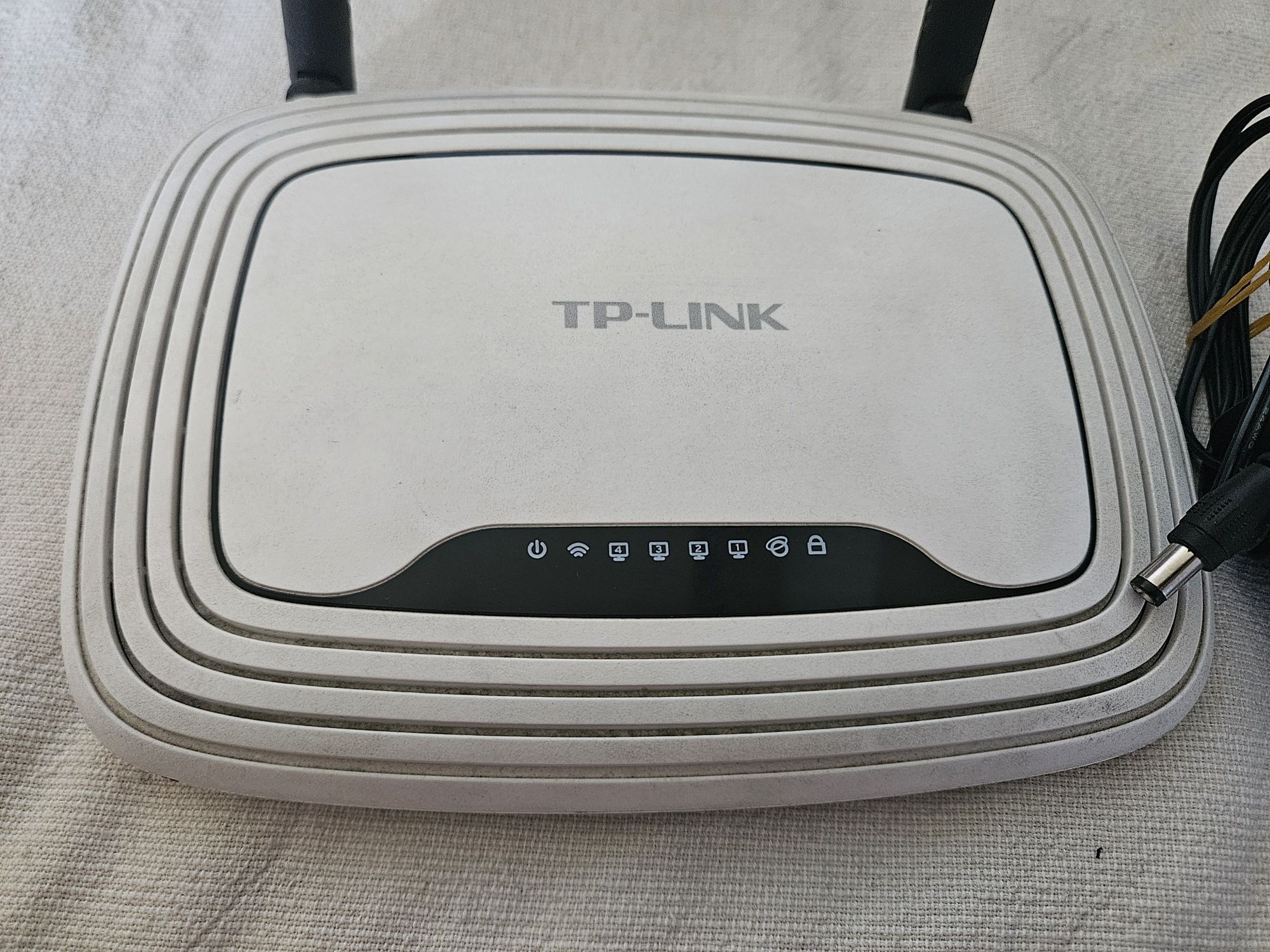 Router TP link model TL-WR841N