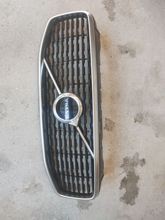 Gril Volvo XC60 R-desing