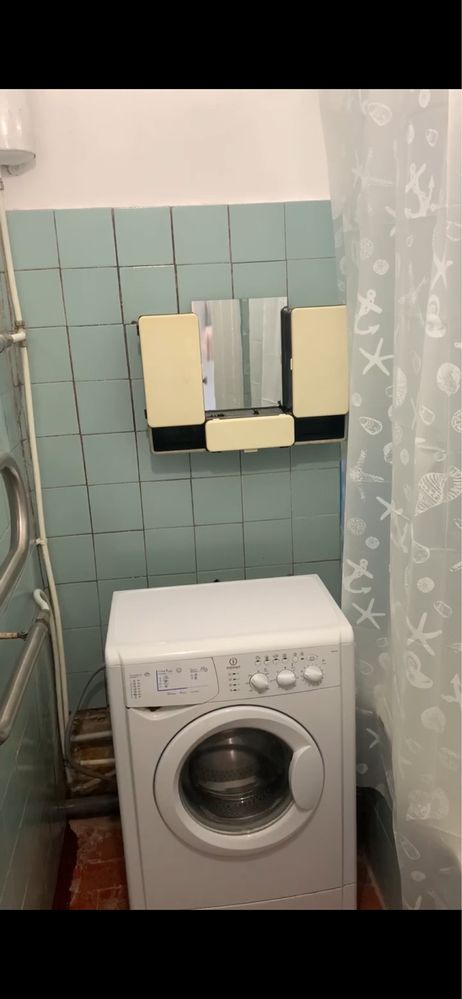 Продам 3-кімнатну квартиру в Макарові. Власник.