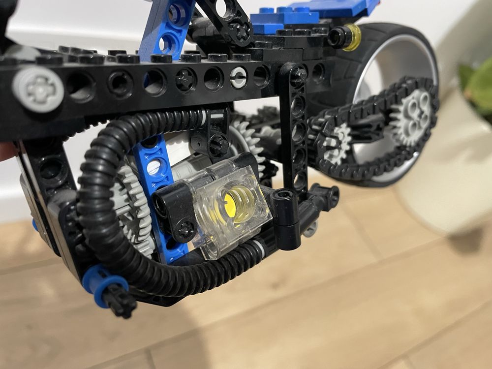 Lego technic 8417 motocykl chopper