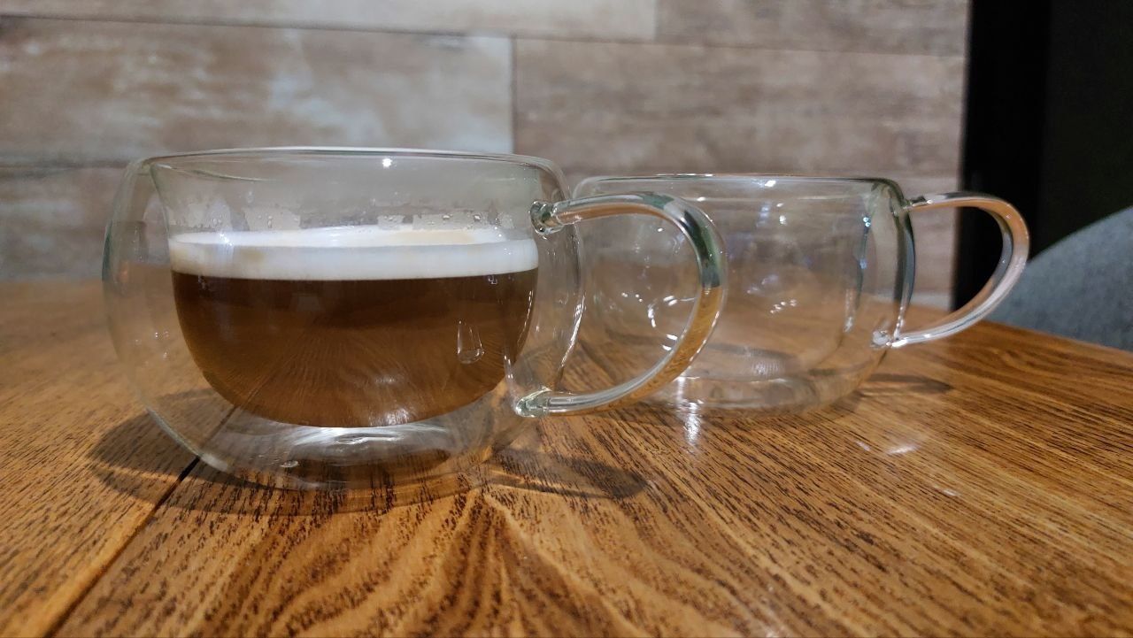Чашка с двойными стенками