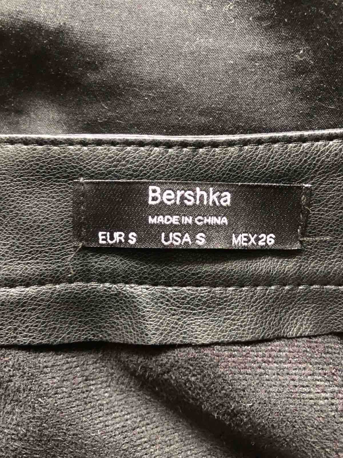 Спідниця, юбка bershka під шкіру з ременем роз S