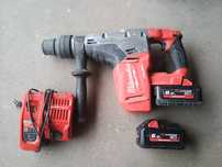 Młot udarowo-obrotowy Milwaukee M18 CHM 2 aku 8,0 ah 18 V