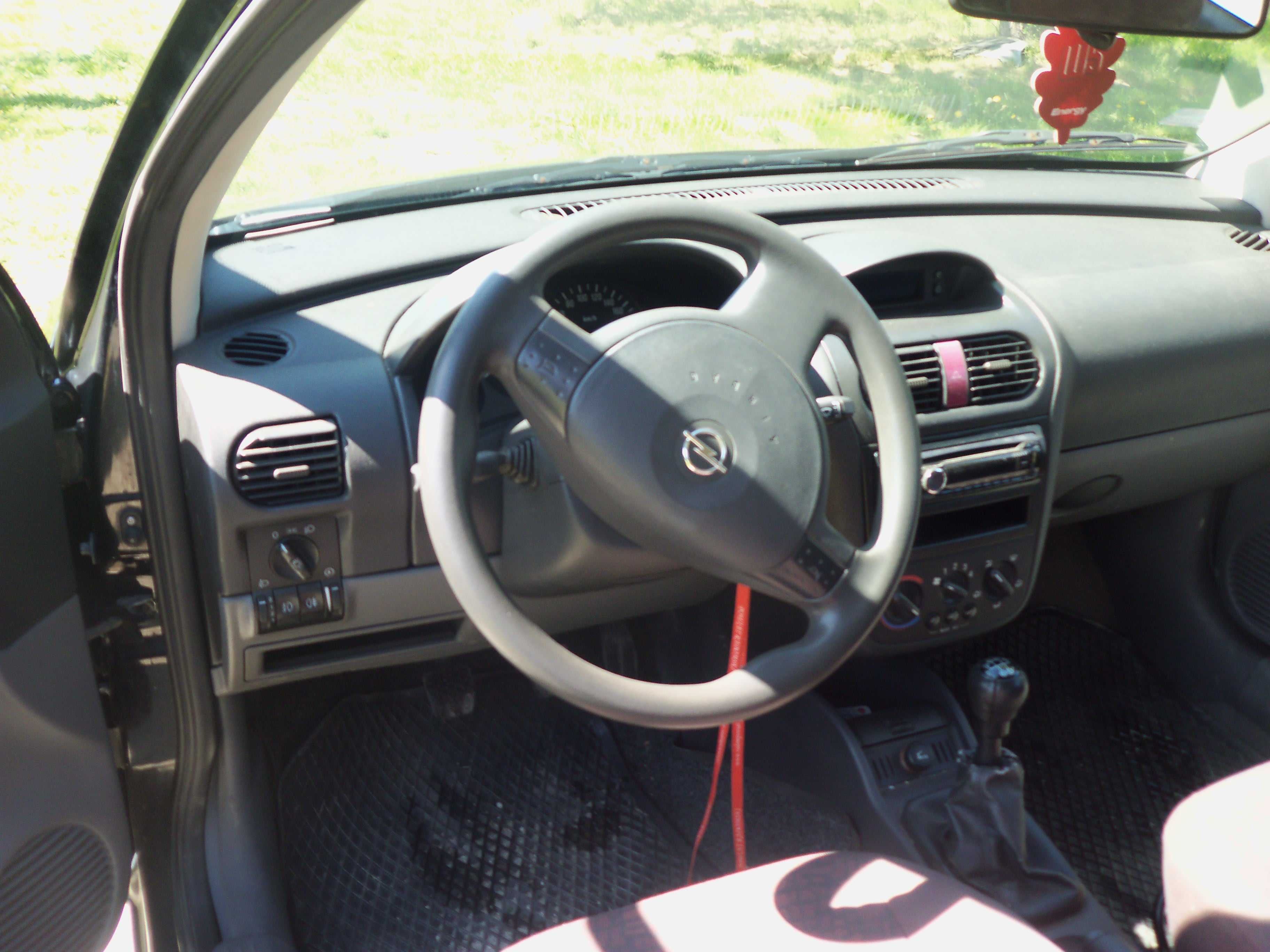 Opel Corsa 1.0 B