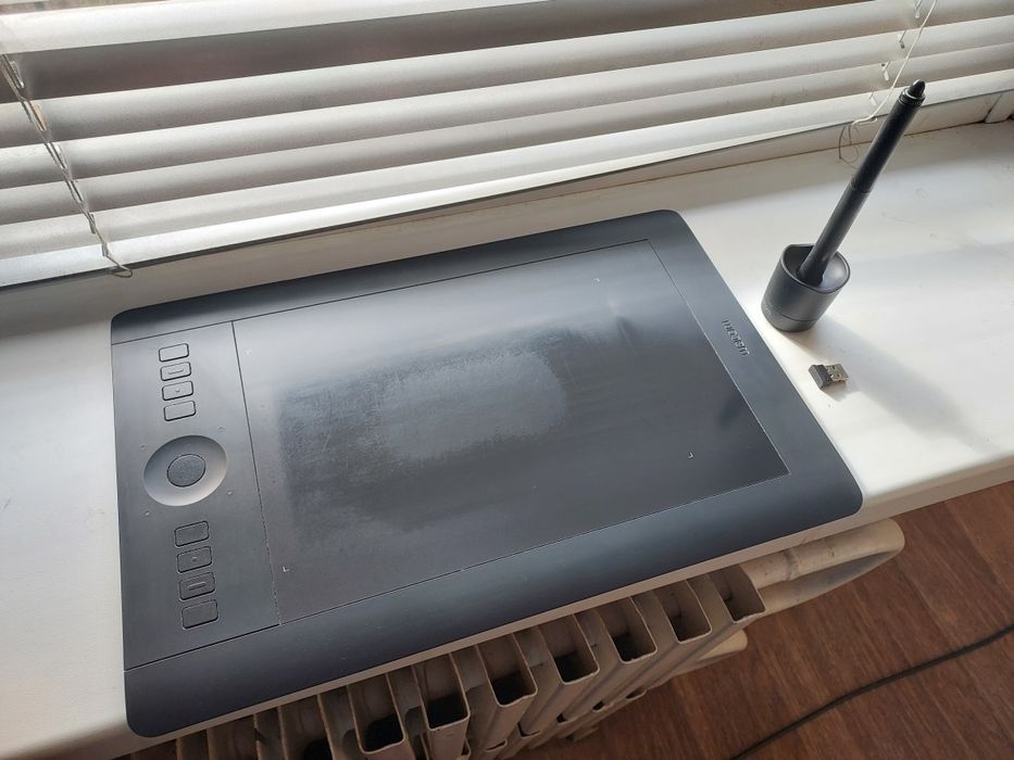 Графічний планшет Wacom Intuos pro M (PTH 651)