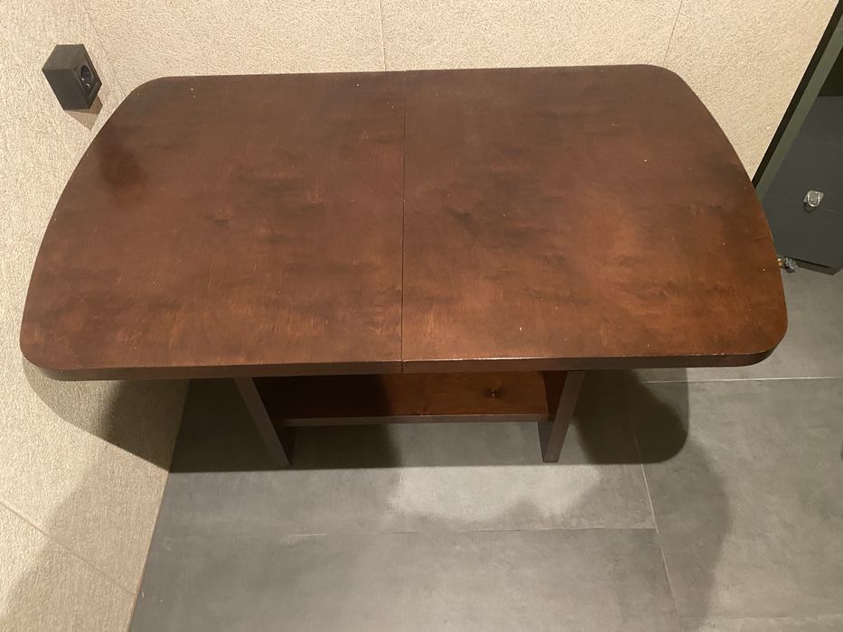 Продам стол деревянный