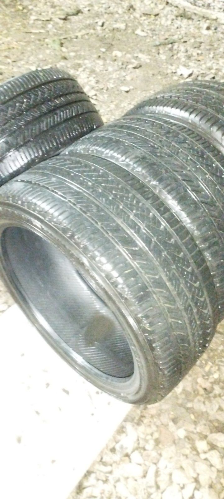 Продам б/у резину YOKOHAMA 225/40 R18