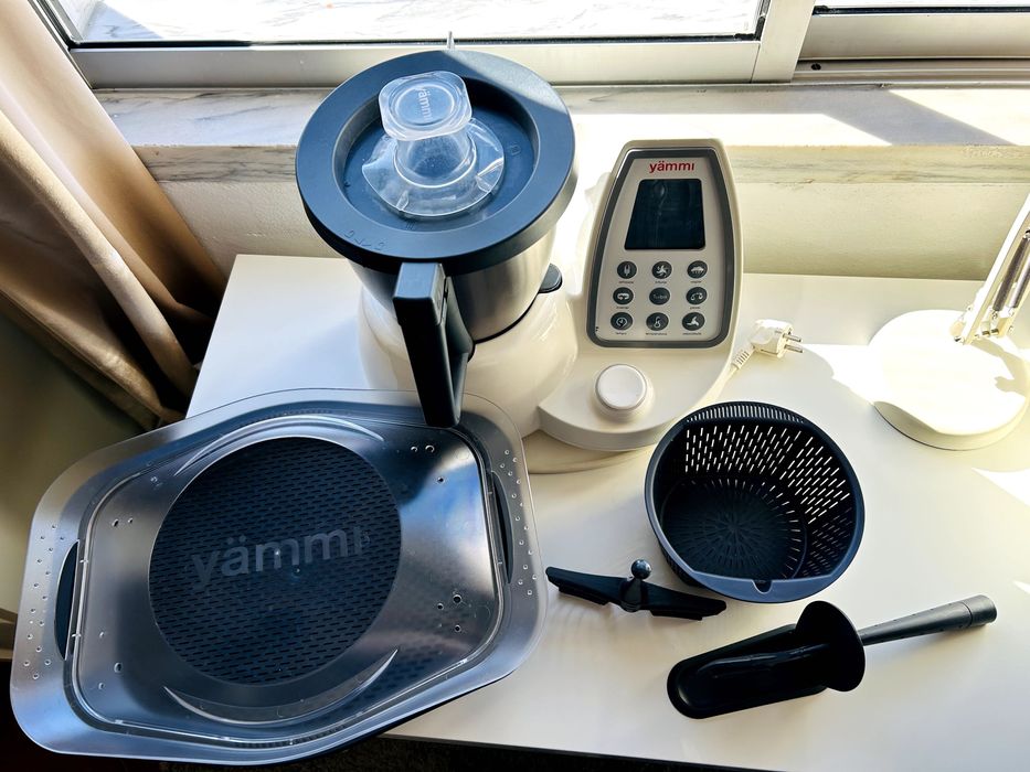 Robô de Cozinha YÄMMI 2 Upgrade com 9 Acessórios+Livro de Receitas+BI