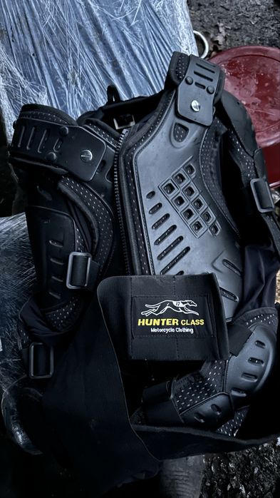 Захисний мото-костюм Hunter Class - надійна броня для поїздок