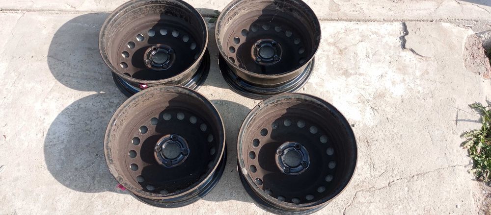4x felgi stalowe  np. do renault  ET45  61/2Jx15H2               4x100