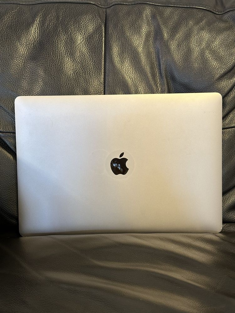 Apple MacBook Pro 15” 2018 i7/32/512 GB MDM