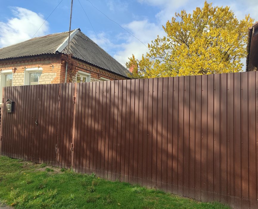 Продам частину будинку на Баварії,район бору