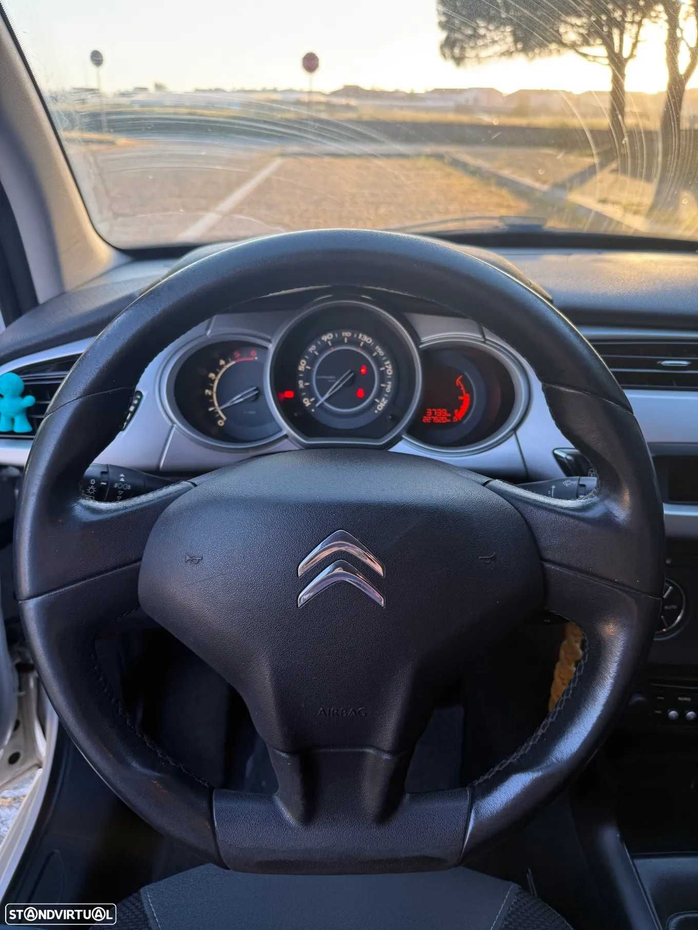 Citroën C3 1.4 HDi Airdream 5 portas 2 lugares