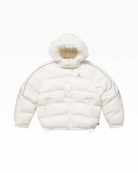 Курту пуховик Supreme x Jordan Puffer Jacket чорного,білого,та кольору