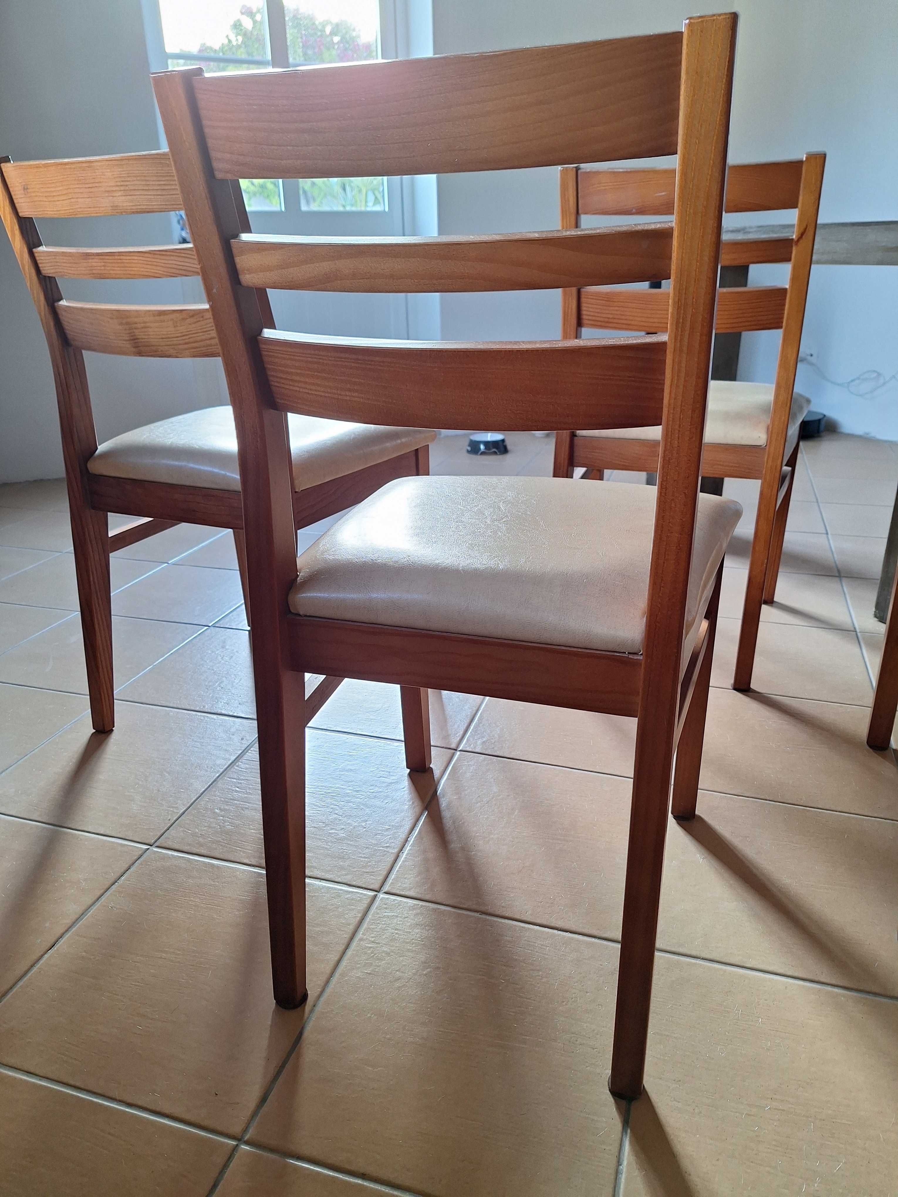 6 Cadeiras de madeira,  6 wooden chairs