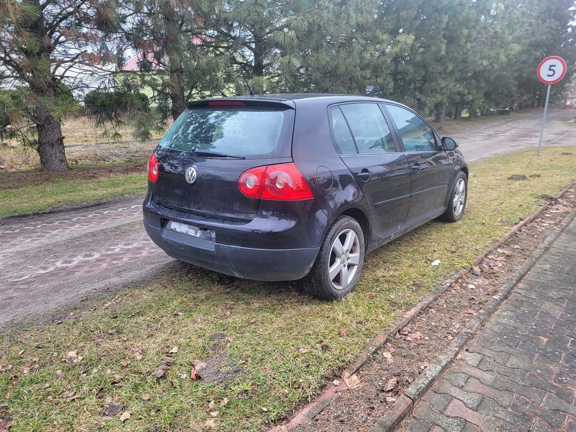 Sprzedam Golfa 5 1.6fsi 2006r na części