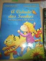 3 livros infantis  + Oferta colchão praia