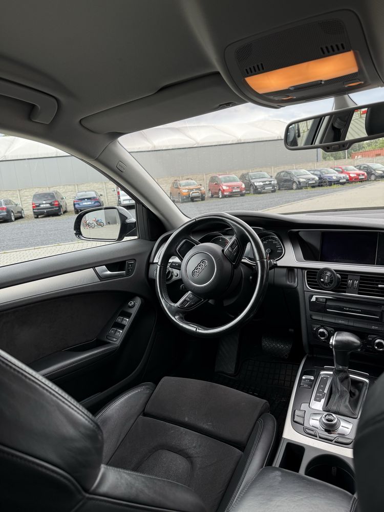 Audi A4 B8 2012 - Navi - Skóra / Alcantara / Automat / Grzane fotele