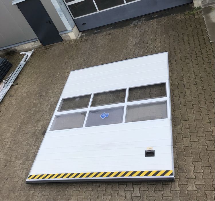 Brama 320 x 350 dwie sztuki panelowa segmentowa garażowa przemysłowa