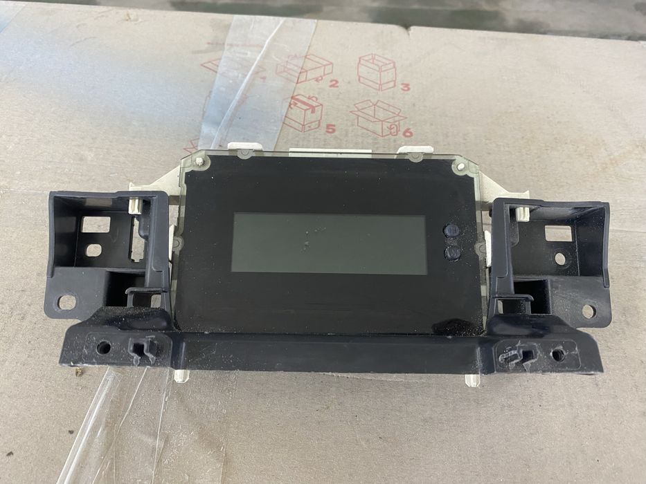 Центральні консолі на Ford Focus 3