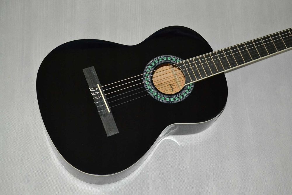 HARLEY BENTON CG200-BK 4/4 nowa gitara klasyczna ustawiona lutniczo