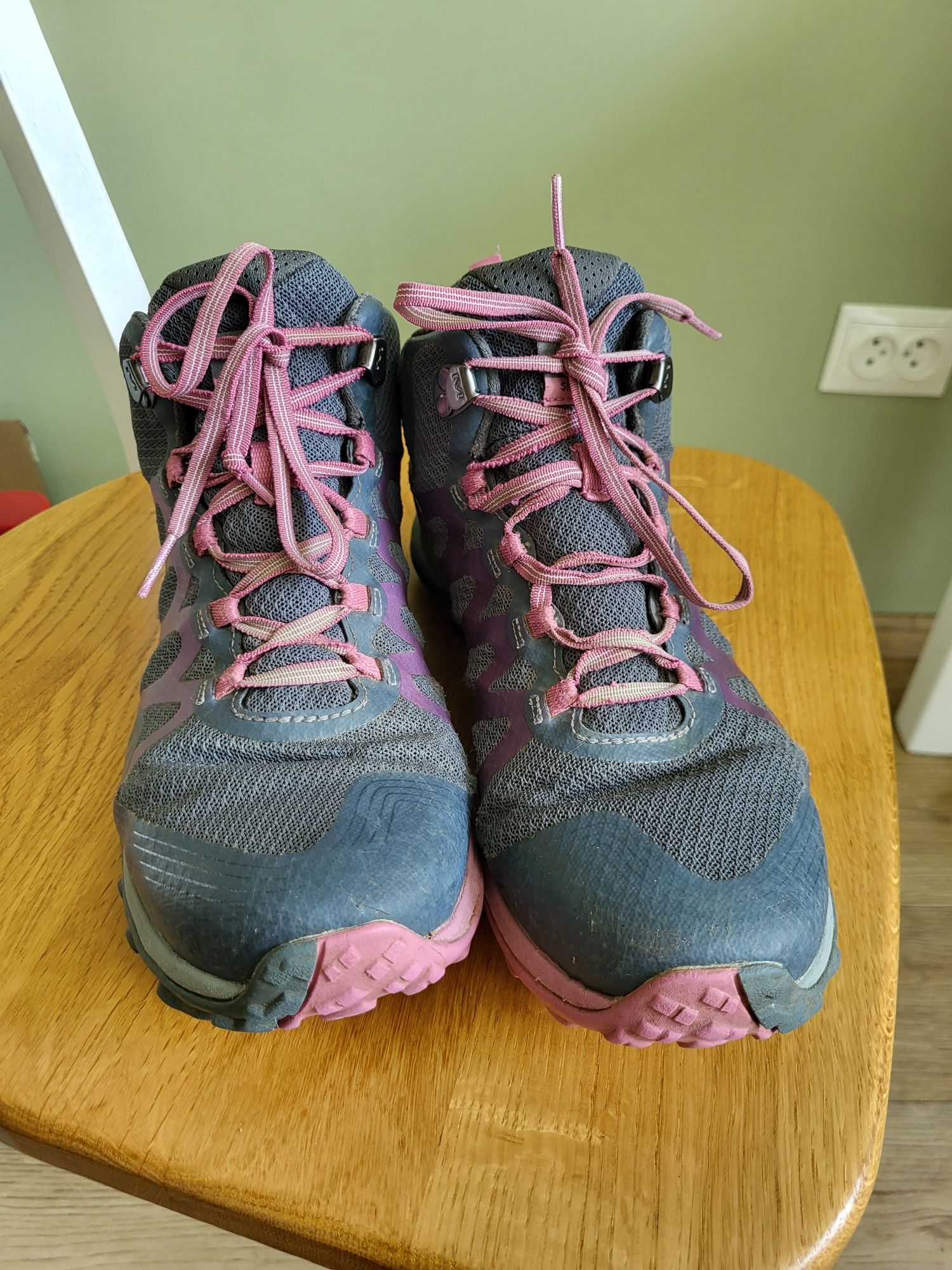Трекінгові черевики Merrell