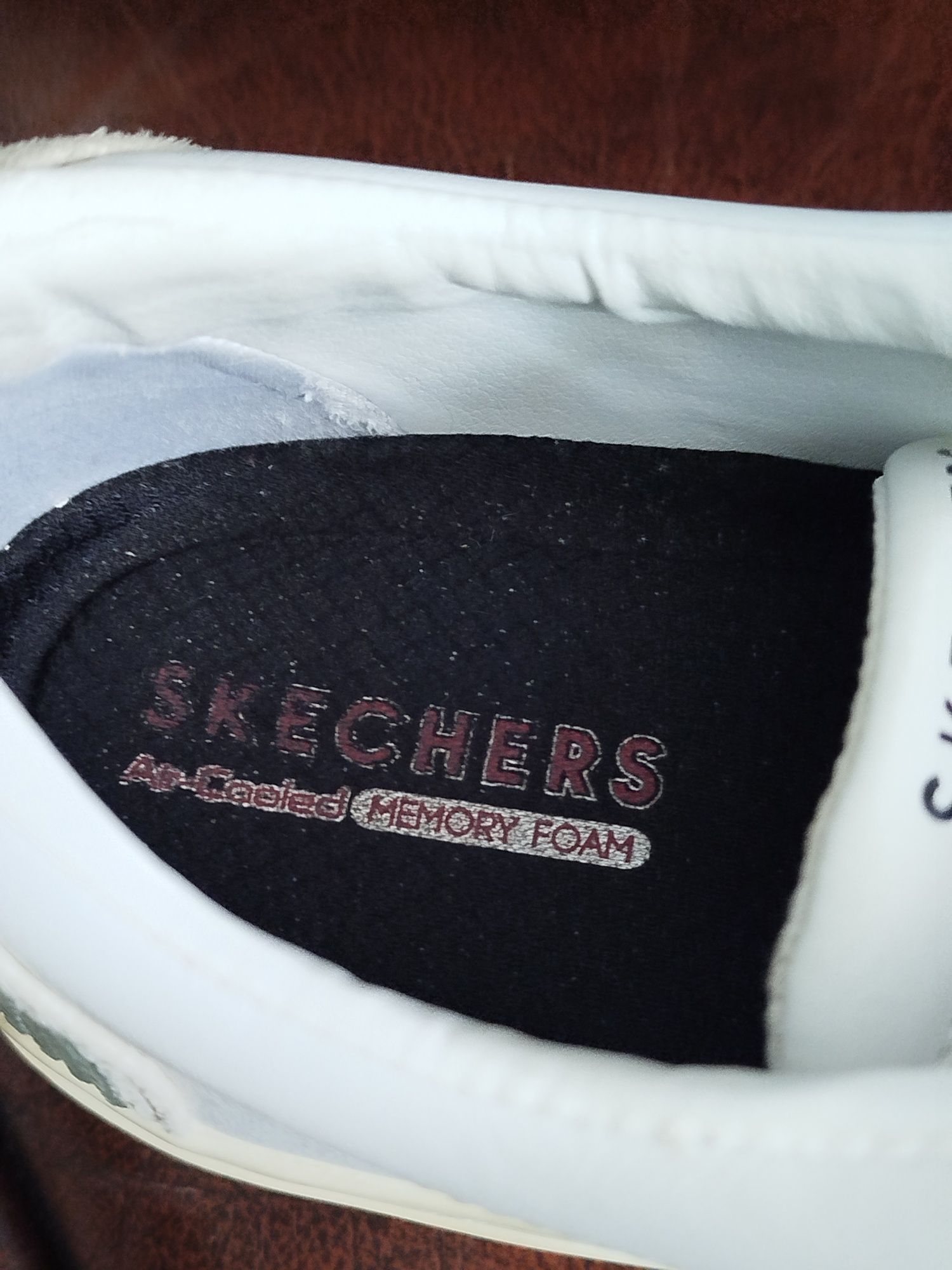 Buty  Skechers białe damskie 39