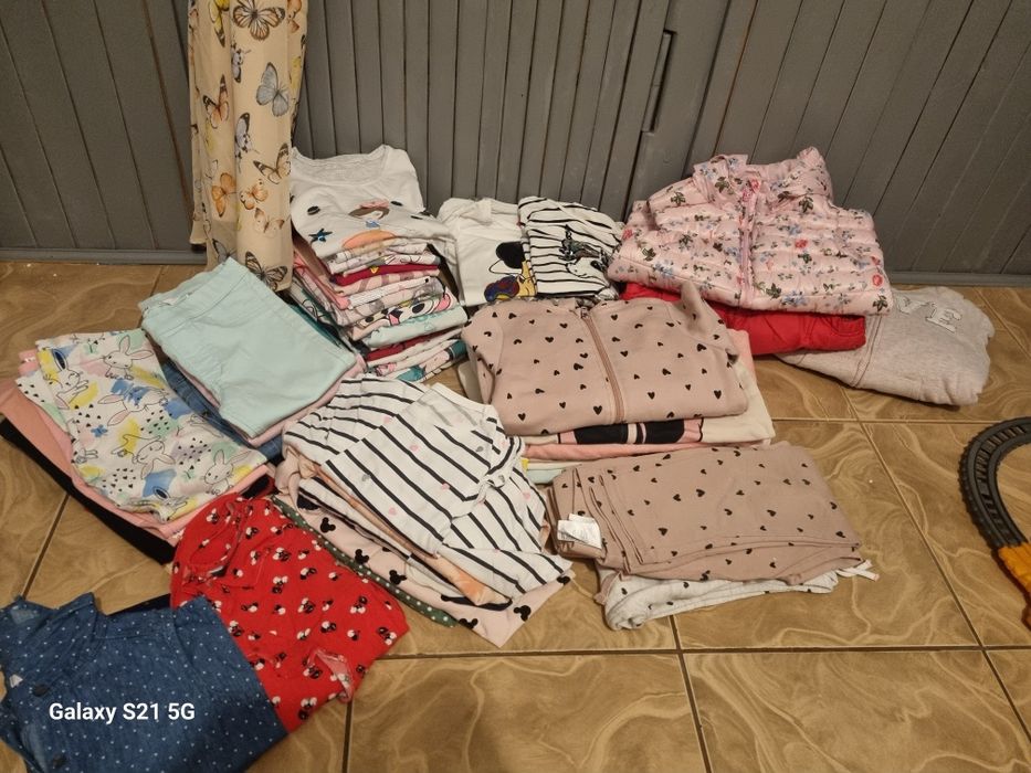 Zestaw ubranek 122 /128